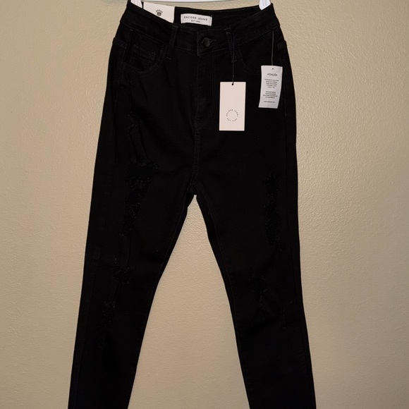 Forever 21 Black Skinny Jeans - Picture 2 of 11